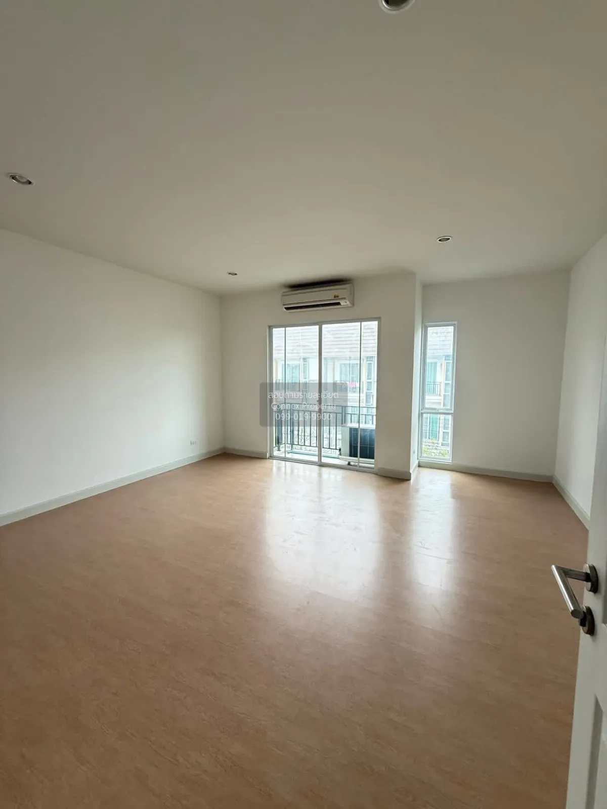 ขายทาวน์เฮ้าส์/ทาวน์โฮม  ฟลอรา ติวานนท์ ตลาดขวัญ เมืองนนทบุรี นนท