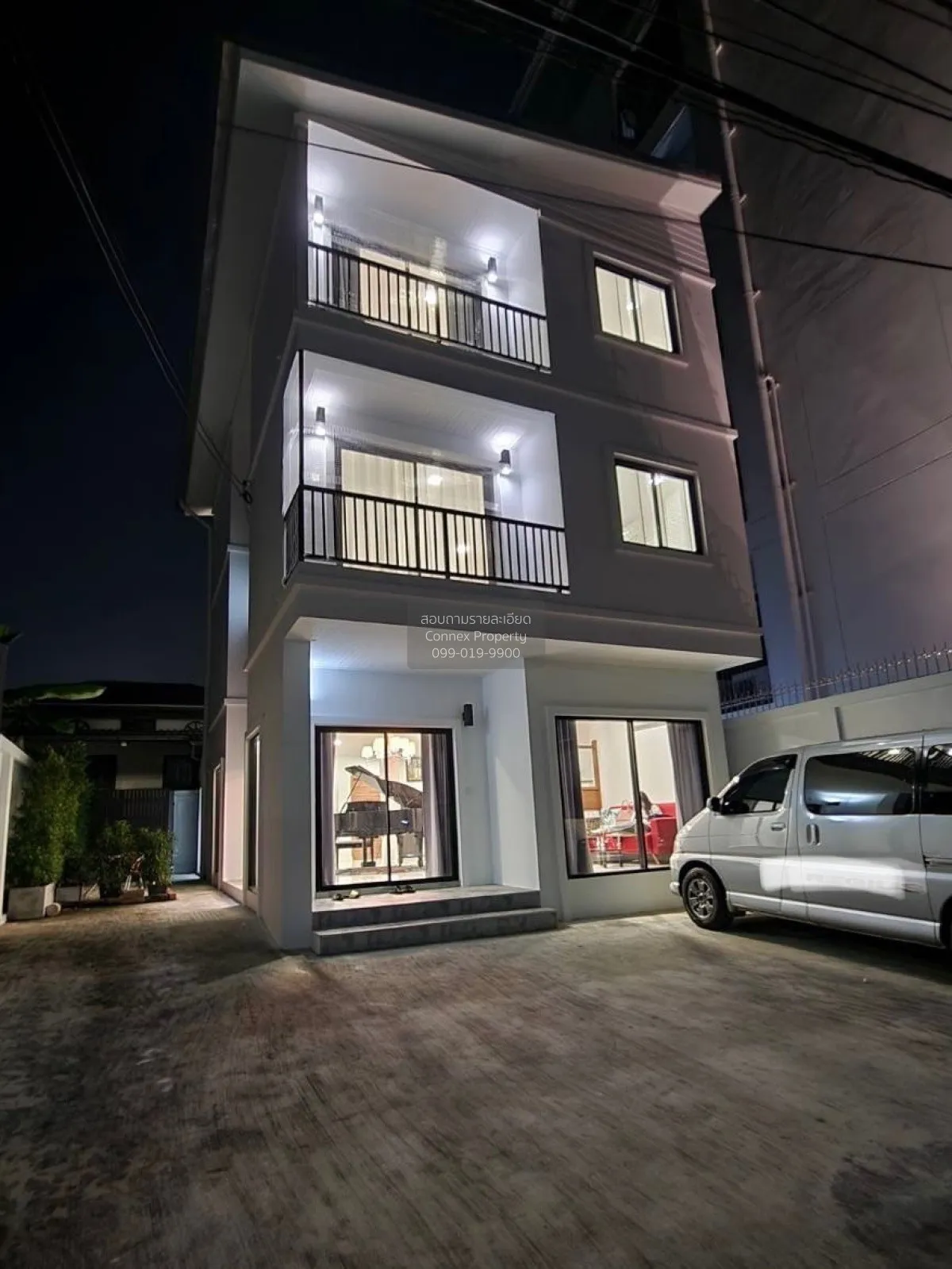 ขายขายบ้านเดี่ยว 3 ชั้น พร้อมสระว่ายน้ำ สุขุมวิท 65 พระโขนงเหนือ  2