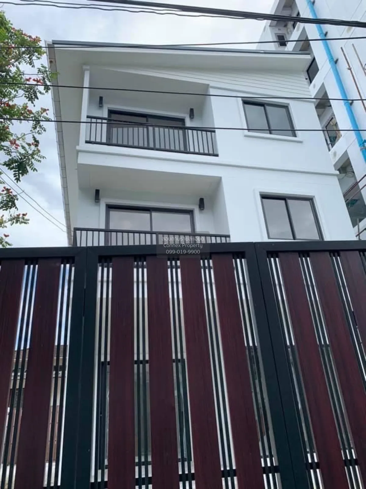 ขายขายบ้านเดี่ยว 3 ชั้น พร้อมสระว่ายน้ำ สุขุมวิท 65 พระโขนงเหนือ 