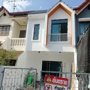 ขายทาวน์เฮ้าส์/ทาวน์โฮม  หมู่บ้าน เพชรเกษม 2 เหนือ รีโนเวทใหม่ MRT-หลักสอง บางแคเหนือ เขต บางแค กรุงเทพ CX-149135