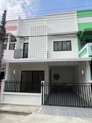 ขายทาวน์เฮ้าส์/ทาวน์โฮม  ณัฐกานต์ เพชรเกษม 112 MRT-หลักสอง ค้างพลู เขต หนองแขม กรุงเทพ CX-149231