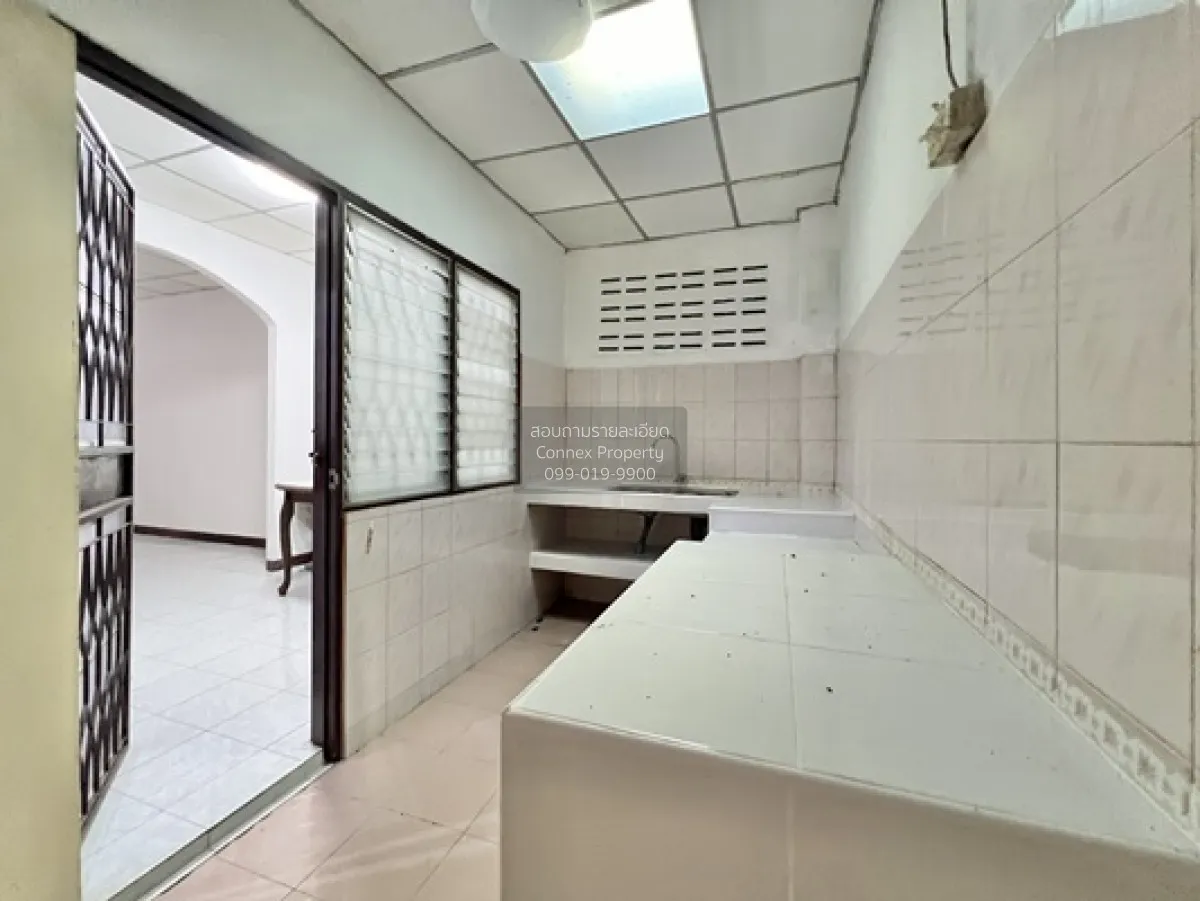 ขายทาวน์เฮ้าส์ ลาดปลาเค้า 72 แยก 8 ใกล้รถไฟฟ้าสายสีชมพู สถานีรามอ