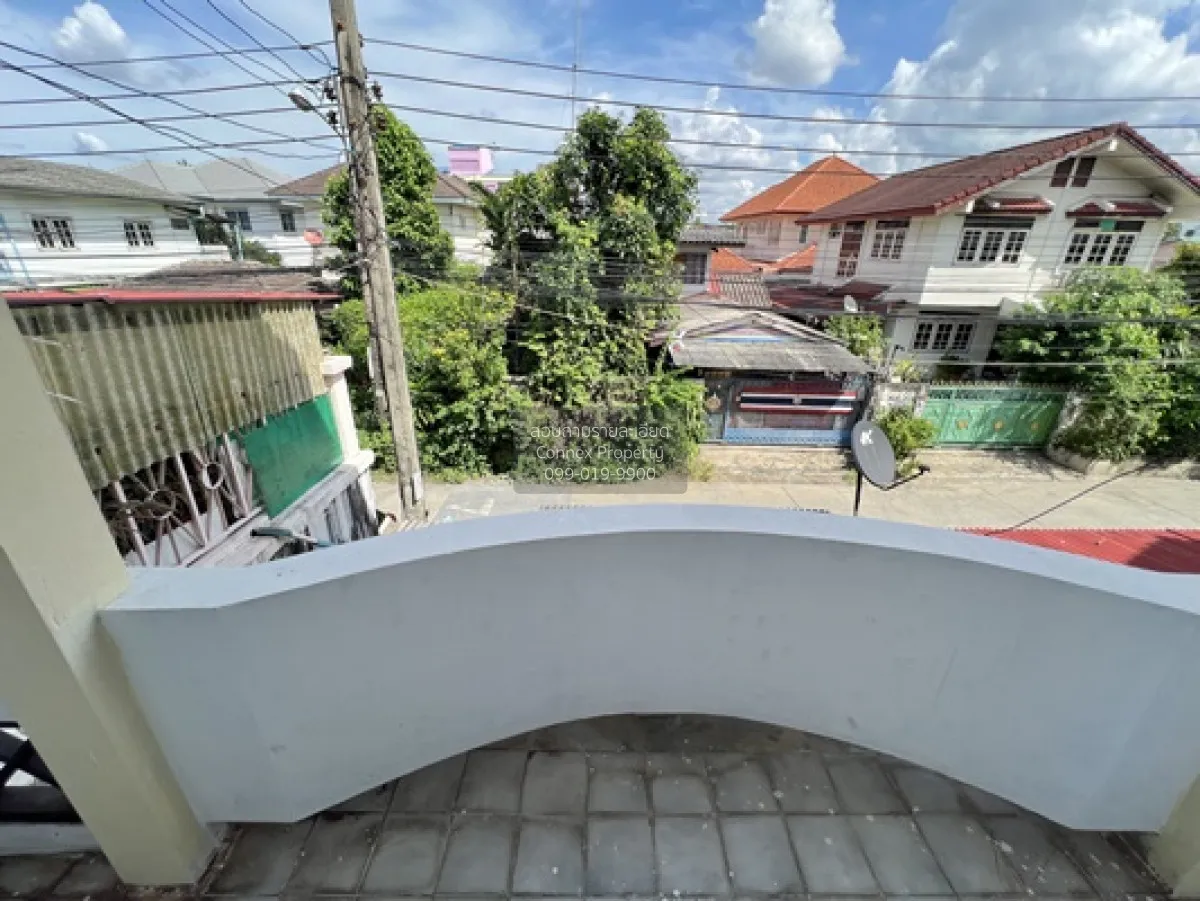 ขายทาวน์เฮ้าส์ ลาดปลาเค้า 72 แยก 8 ใกล้รถไฟฟ้าสายสีชมพู สถานีรามอ