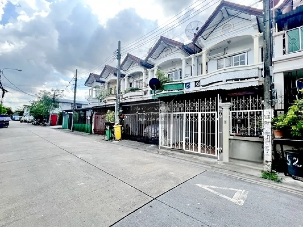 ขายทาวน์เฮ้าส์ ลาดปลาเค้า 72 แยก 8 ใกล้รถไฟฟ้าสายสีชมพู สถานีรามอ