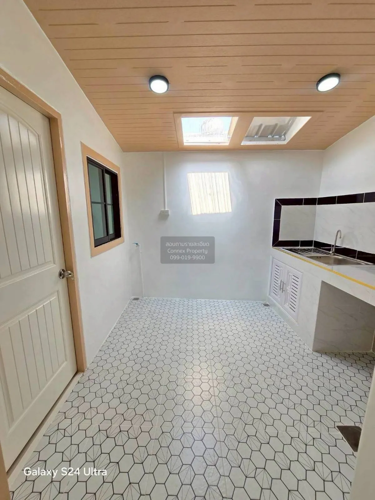 ขายทาวน์เฮ้าส์/ทาวน์โฮม  หมู่บ้านบัวทองเคหะ รีโนเวทใหม่ บางบัวทอง