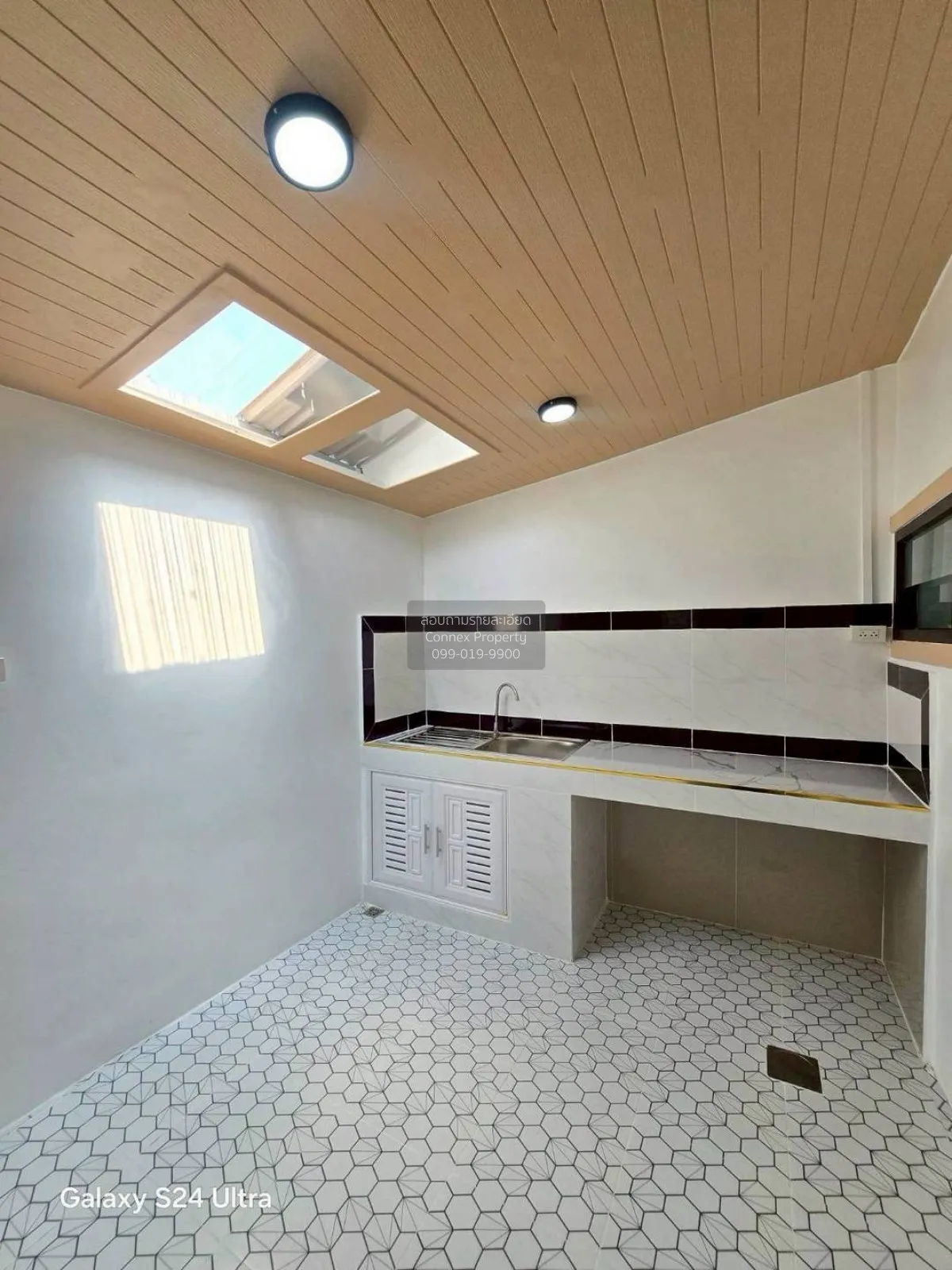 ขายทาวน์เฮ้าส์/ทาวน์โฮม  หมู่บ้านบัวทองเคหะ รีโนเวทใหม่ บางบัวทอง