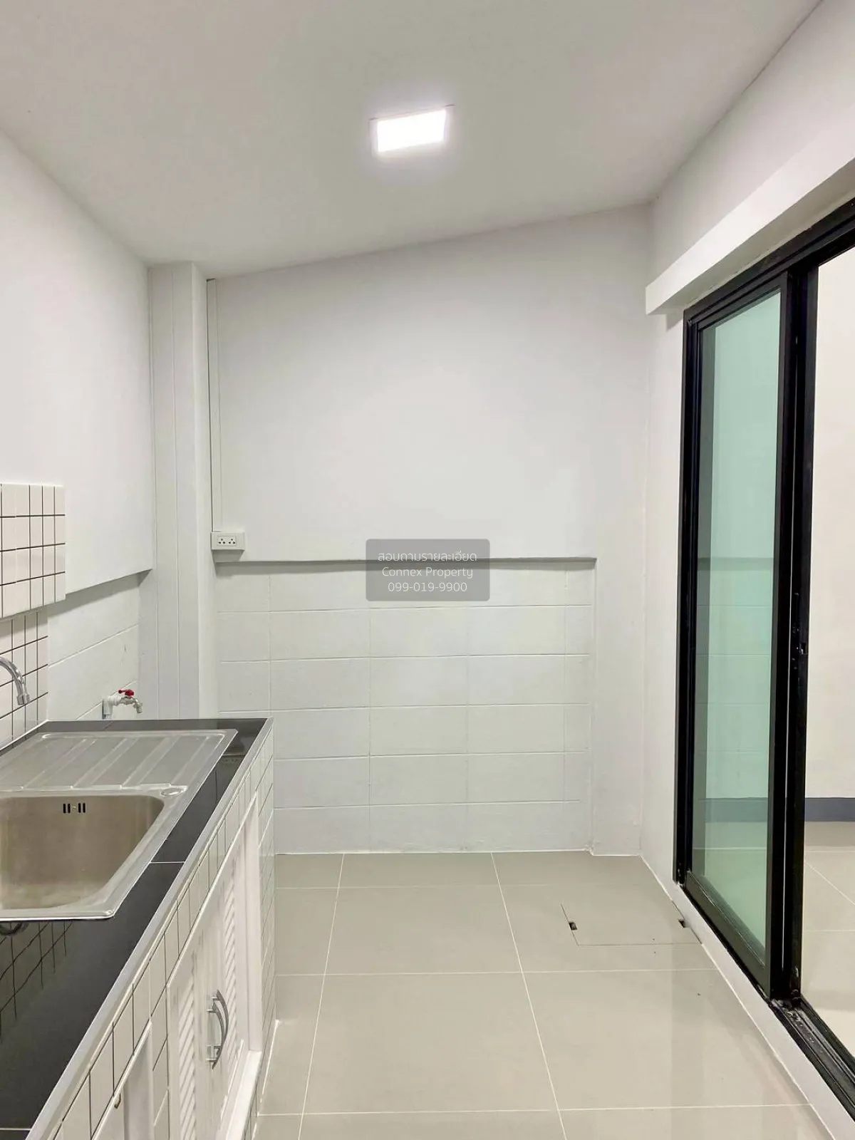 ขายทาวน์เฮ้าส์/ทาวน์โฮม  บ้านนริศา บ้านกล้วย-ไทรน้อย รีโนเวทใหม่ 