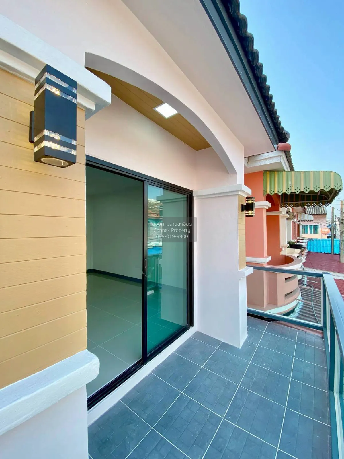 ขายทาวน์เฮ้าส์/ทาวน์โฮม  บ้านนริศา บ้านกล้วย-ไทรน้อย รีโนเวทใหม่ 