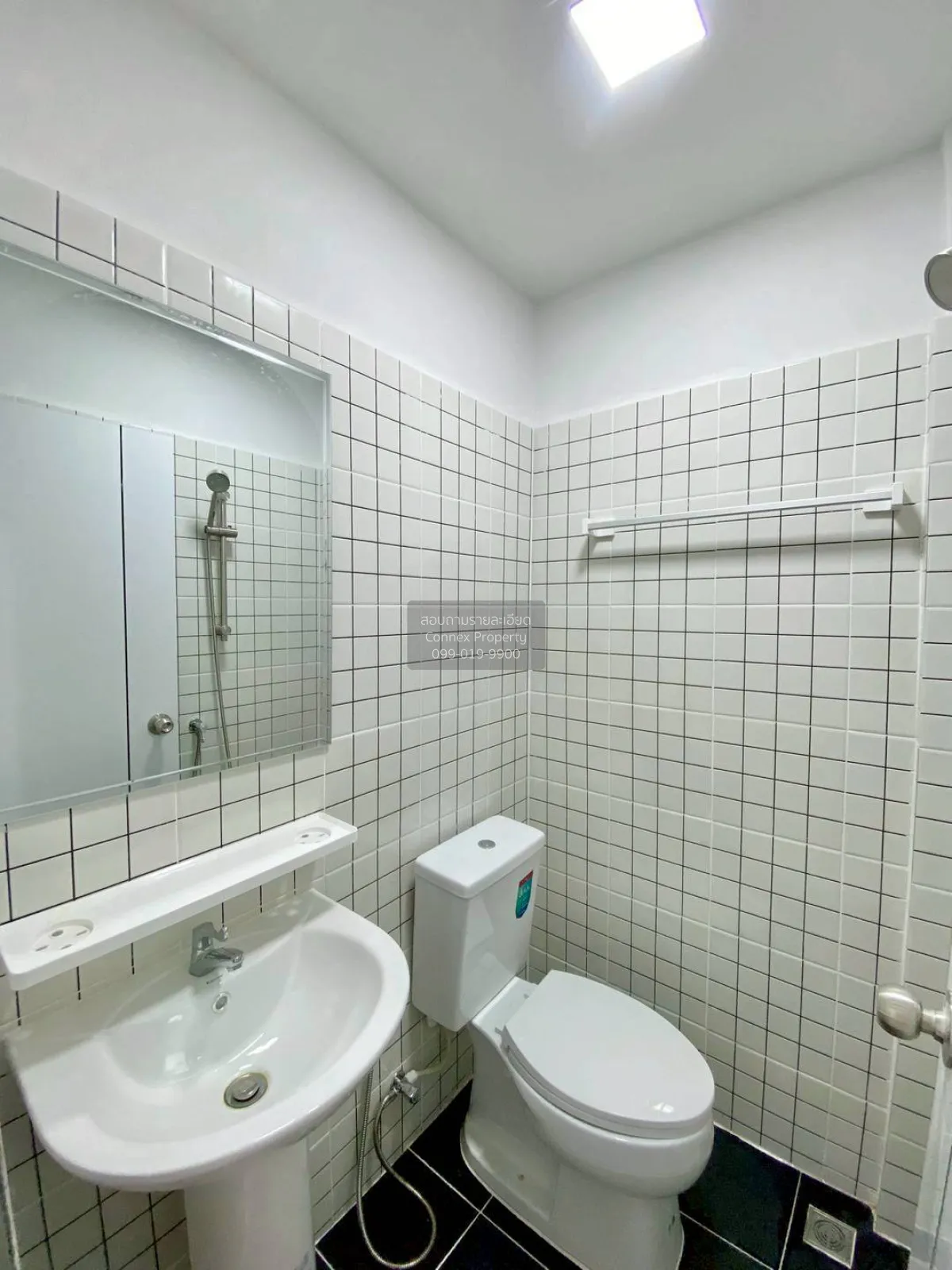 ขายทาวน์เฮ้าส์/ทาวน์โฮม  บ้านนริศา บ้านกล้วย-ไทรน้อย รีโนเวทใหม่ 