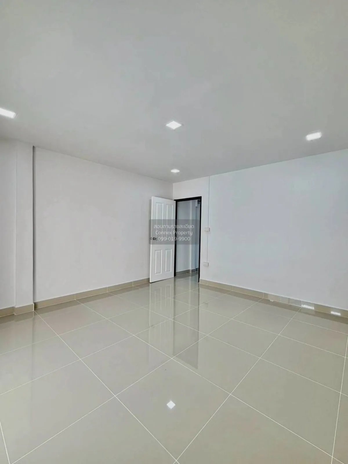 ขายทาวน์เฮ้าส์/ทาวน์โฮม  หมู่บ้านอัญชลี รีโนเวทใหม่ ท่าทราย เมือง