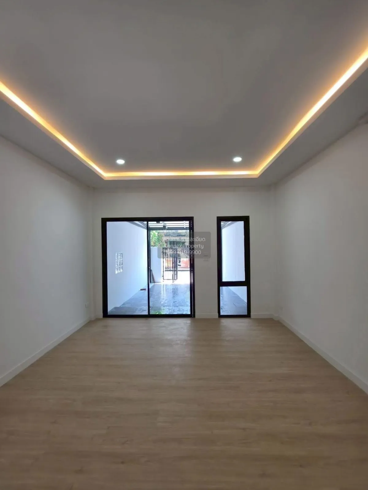 For Sale Townhouse/Townhome  , Baan Tawanna Chatuchot 12 , newly 