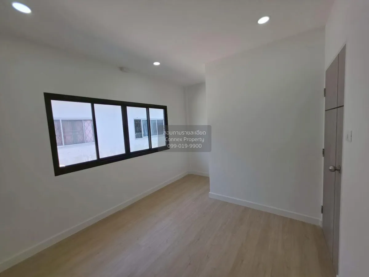 For Sale Townhouse/Townhome  , Baan Tawanna Chatuchot 12 , newly 