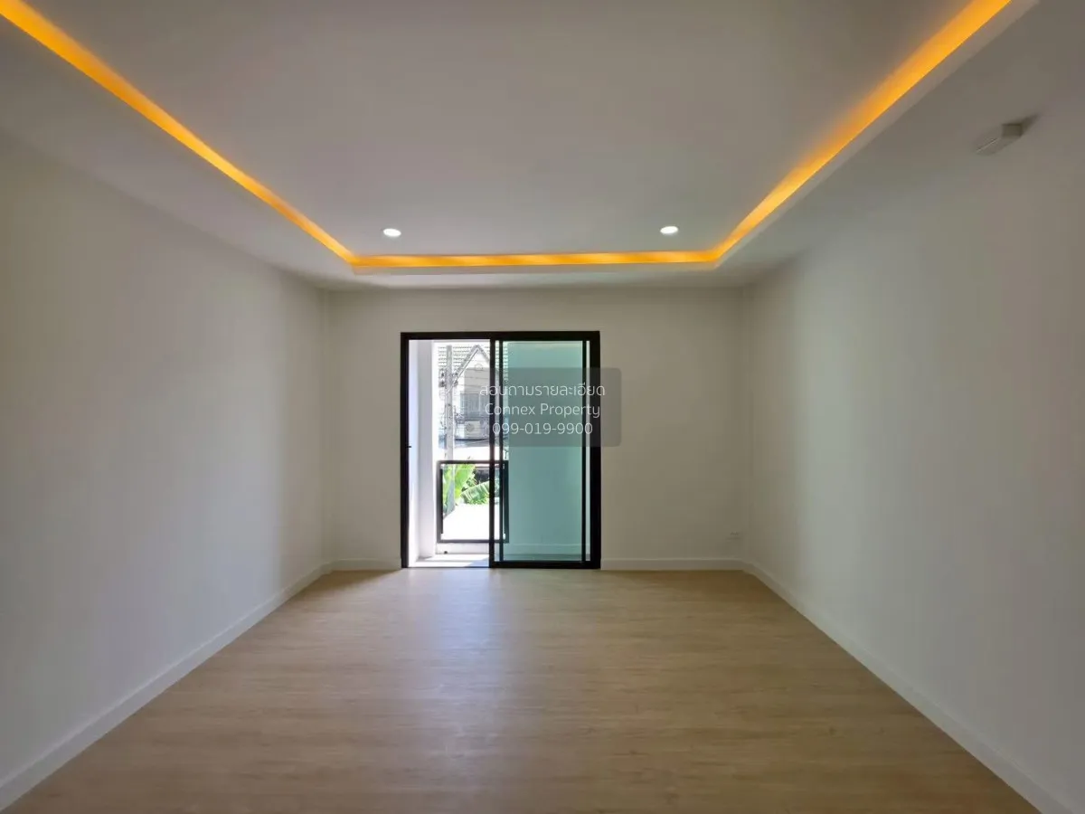 For Sale Townhouse/Townhome  , Baan Tawanna Chatuchot 12 , newly 