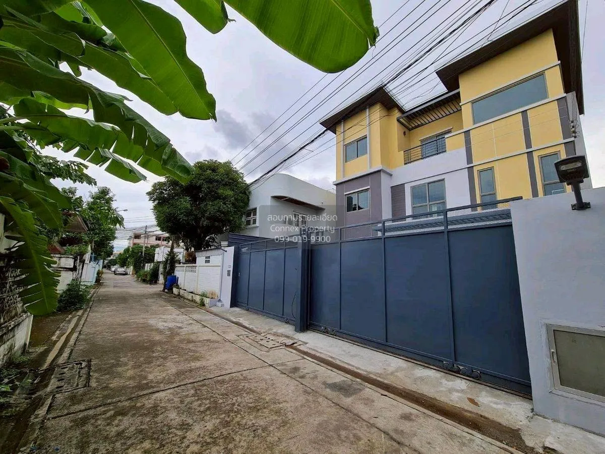 For Sale 3-story detached house, Ladprao Soi 1 , Chomphon , Chatu 2