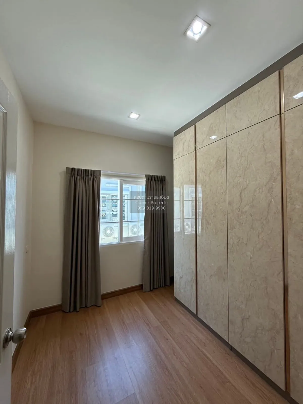 For Rent Townhouse/Townhome  , Golden Town Sathorn , wide frontag