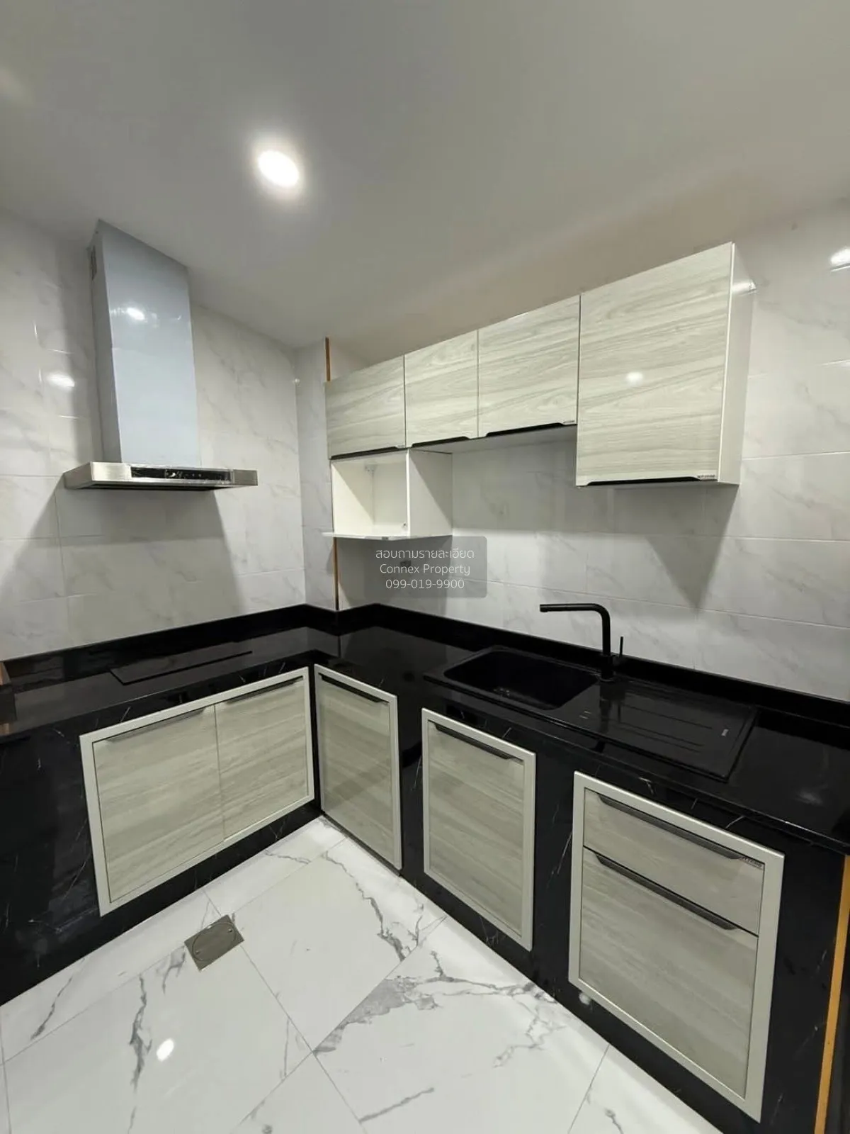 For Rent Townhouse/Townhome  , Golden Town Sathorn , wide frontag