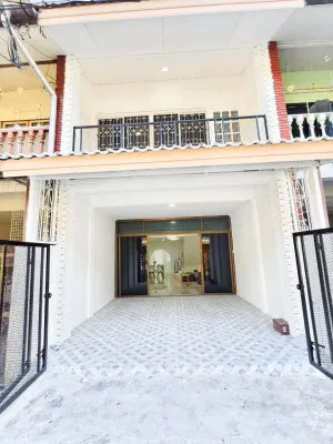 For Sale Townhouse/Townhome  , Chat Kaeo Bang Kapi Village , MRT-Bangkapi , Khlong Chan , Bang Kapi , Bangkok , CX-149572