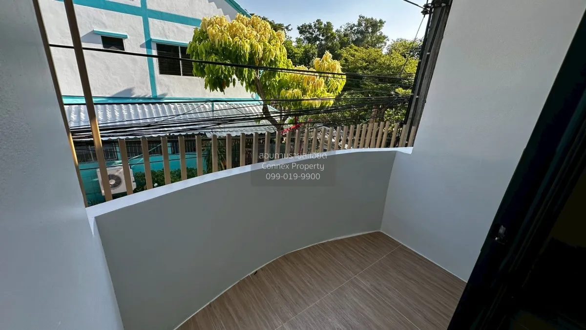 For Sale Townhouse/Townhome  , Peerawat , newly renovated , Sai M