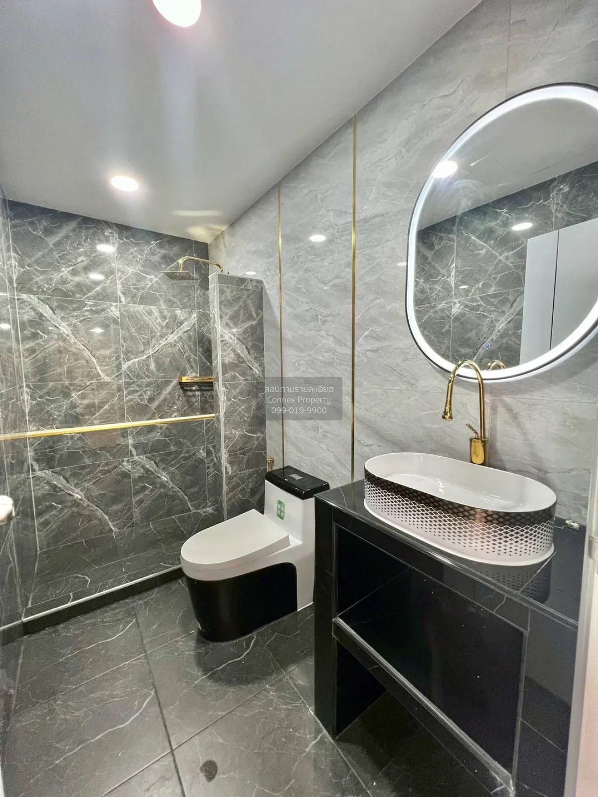 For Sale Townhouse/Townhome  , The Trust Town Wongwaen - Lamlukka