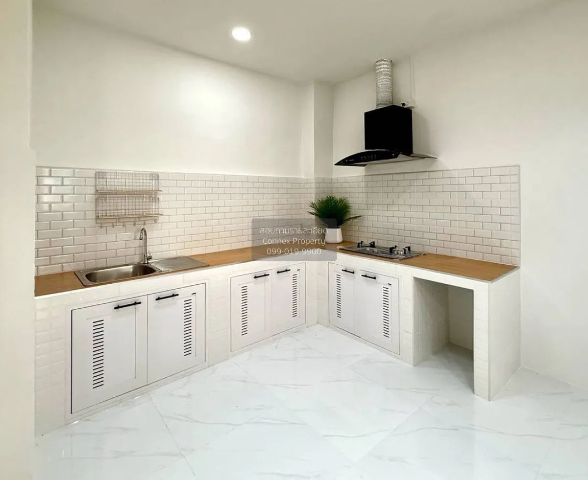 ขายทาวน์เฮ้าส์/ทาวน์โฮม  สมบัติเทพ รีโนเวทใหม่ อนุสาวรีย์ เขต บาง