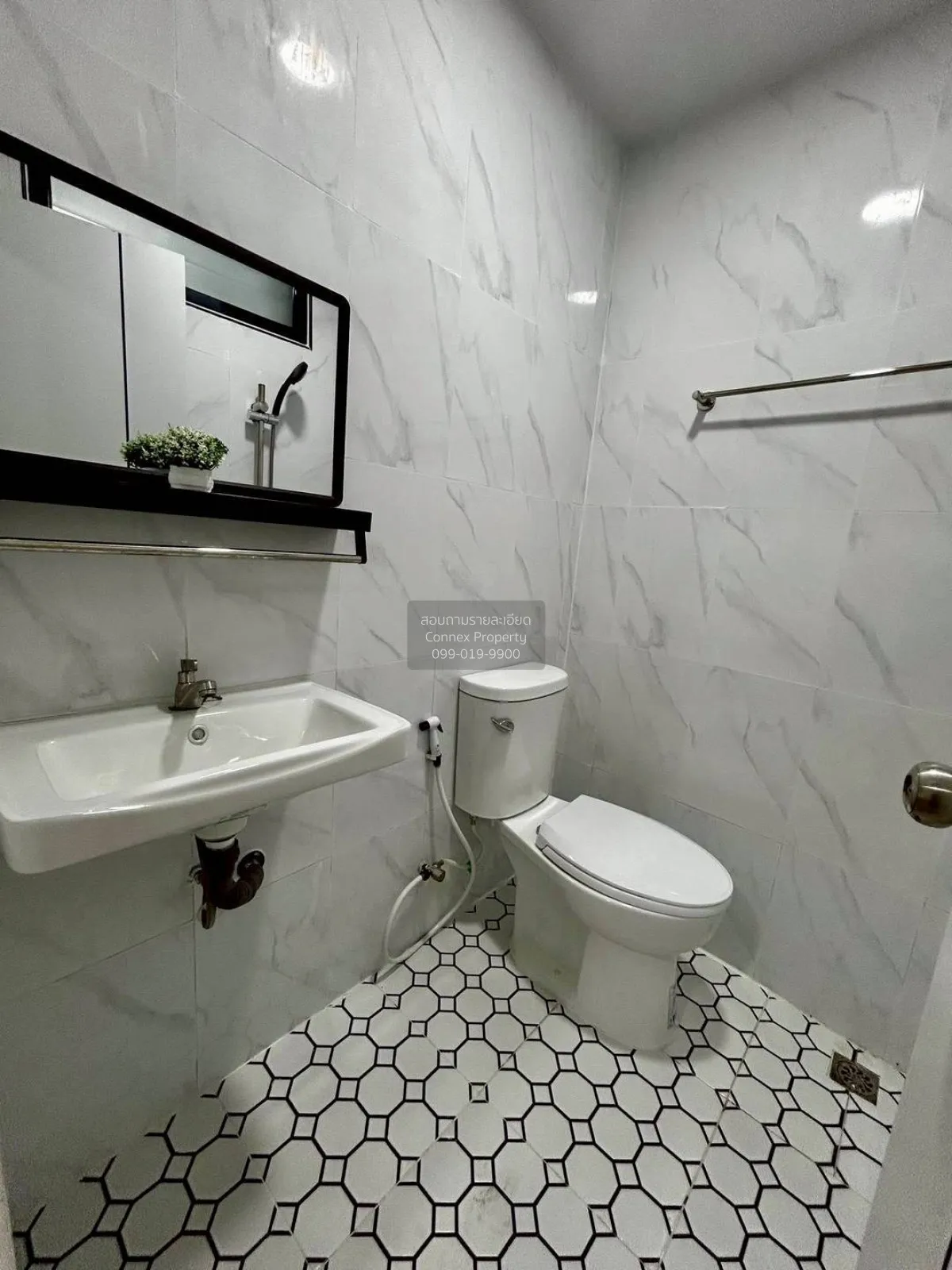 ขายทาวน์เฮ้าส์/ทาวน์โฮม  บ้านปิยวรารมย์ 1 รีโนเวทใหม่ บางบัวทอง บ