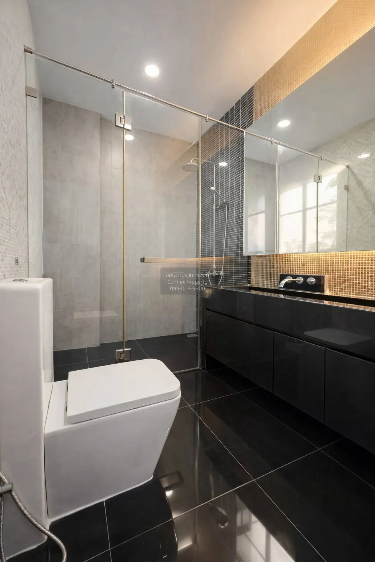 เช่าทาวน์เฮ้าส์/ทาวน์โฮม  บ้านกลางเมือง สวิสทาวน์ เกษตร-นวมินทร์ 