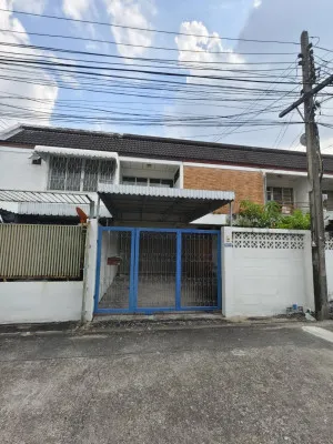 ขายทาวน์เฮ้าส์ ลาดพร้าว 33 ลาดพร้าว เขต ลาดพร้าว กรุงเทพ CX-150102