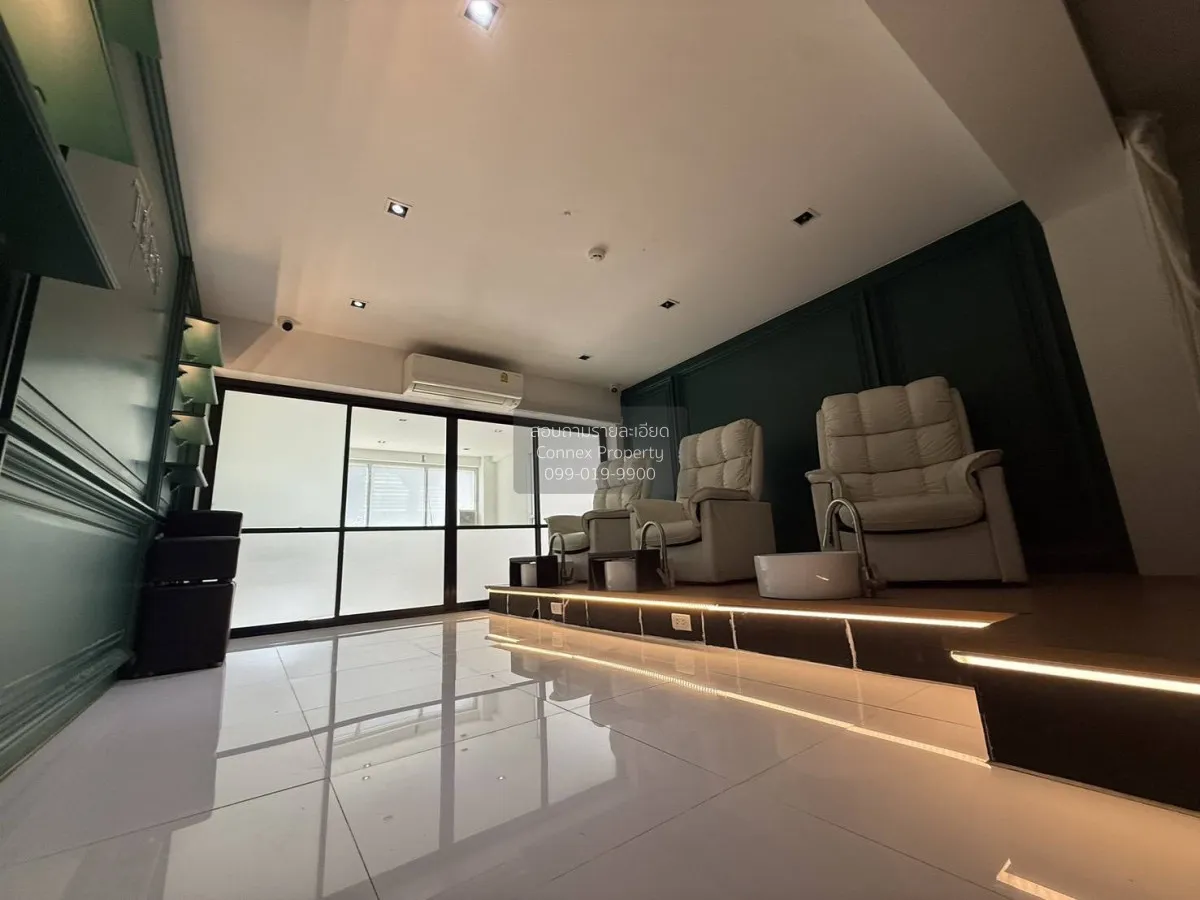 For Sale Commercial space , The Hub Phahol - Ari , Sam Sen Nai ,  4