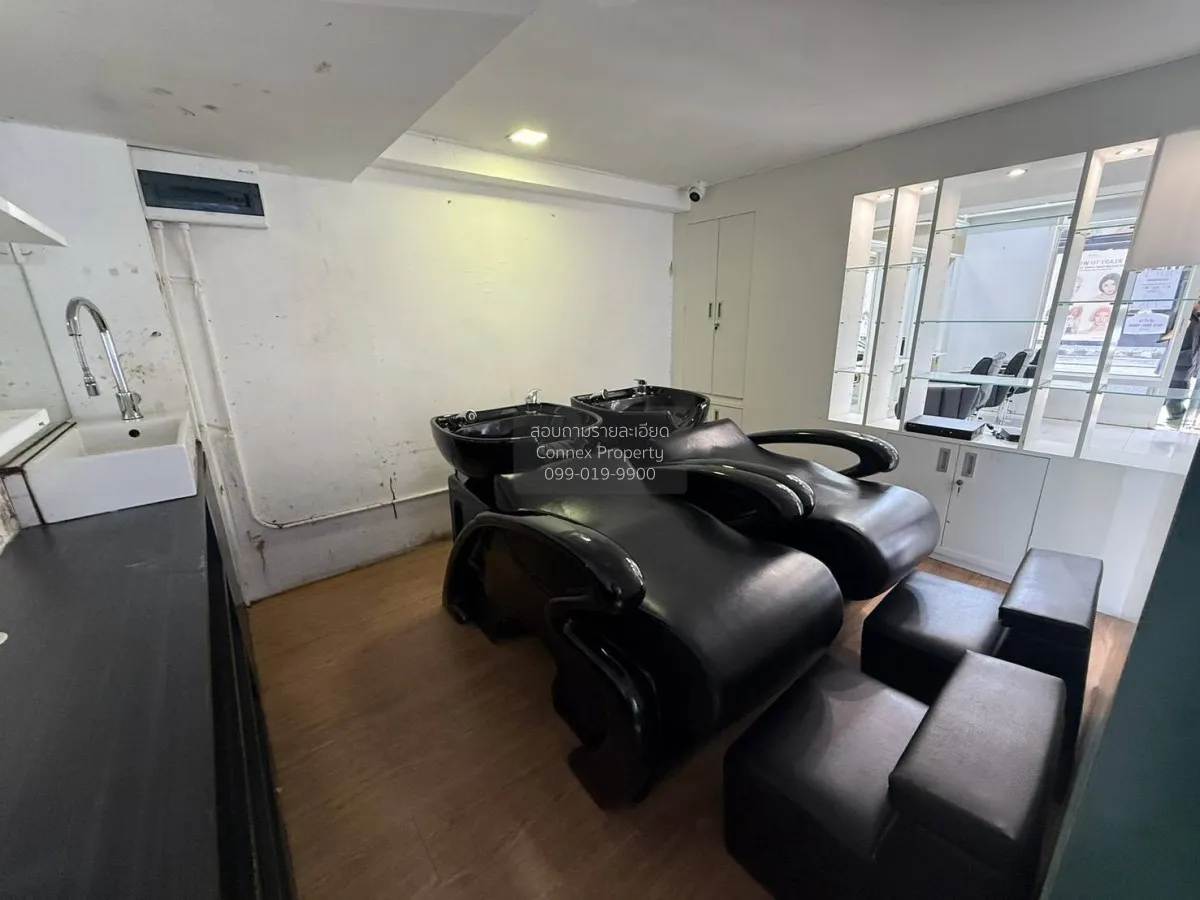 For Sale Commercial space , The Hub Phahol - Ari , Sam Sen Nai , 