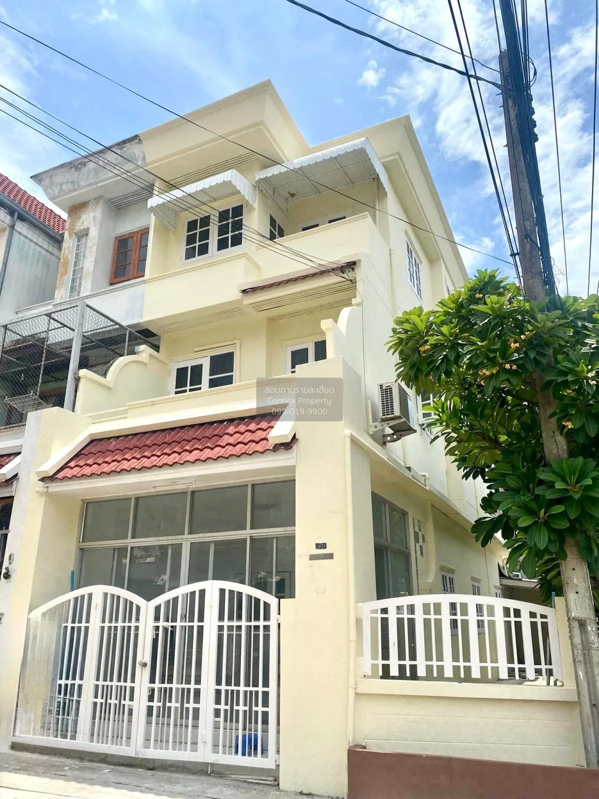 ขายทาวน์โฮม 3 ชั้น โชคชัย 4 ซอย 72 ห้องมุม ลาดพร้าว เขต ลาดพร้าว  3