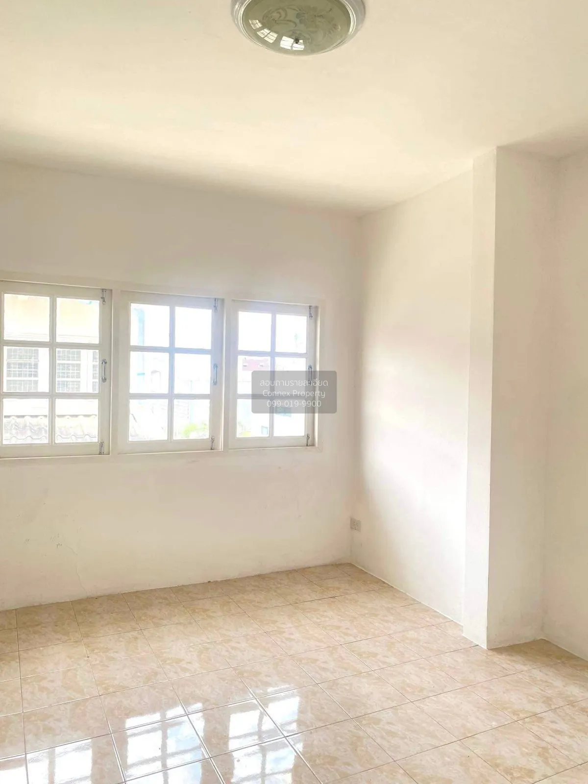 ขายทาวน์โฮม 3 ชั้น โชคชัย 4 ซอย 72 ห้องมุม ลาดพร้าว เขต ลาดพร้าว 