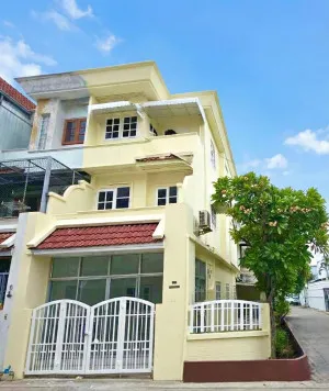 For Sale Townhome Chokchai 4 Soi 72 , corner unit , Lat Phrao , Lat Phrao , Bangkok , CX-150115