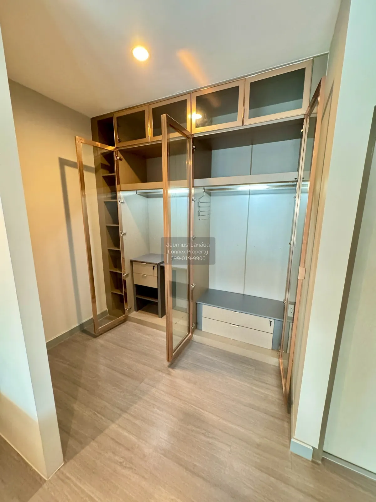 For Rent Townhouse/Townhome  , Sammakorn Avenue Chaiyaphruek-Wong