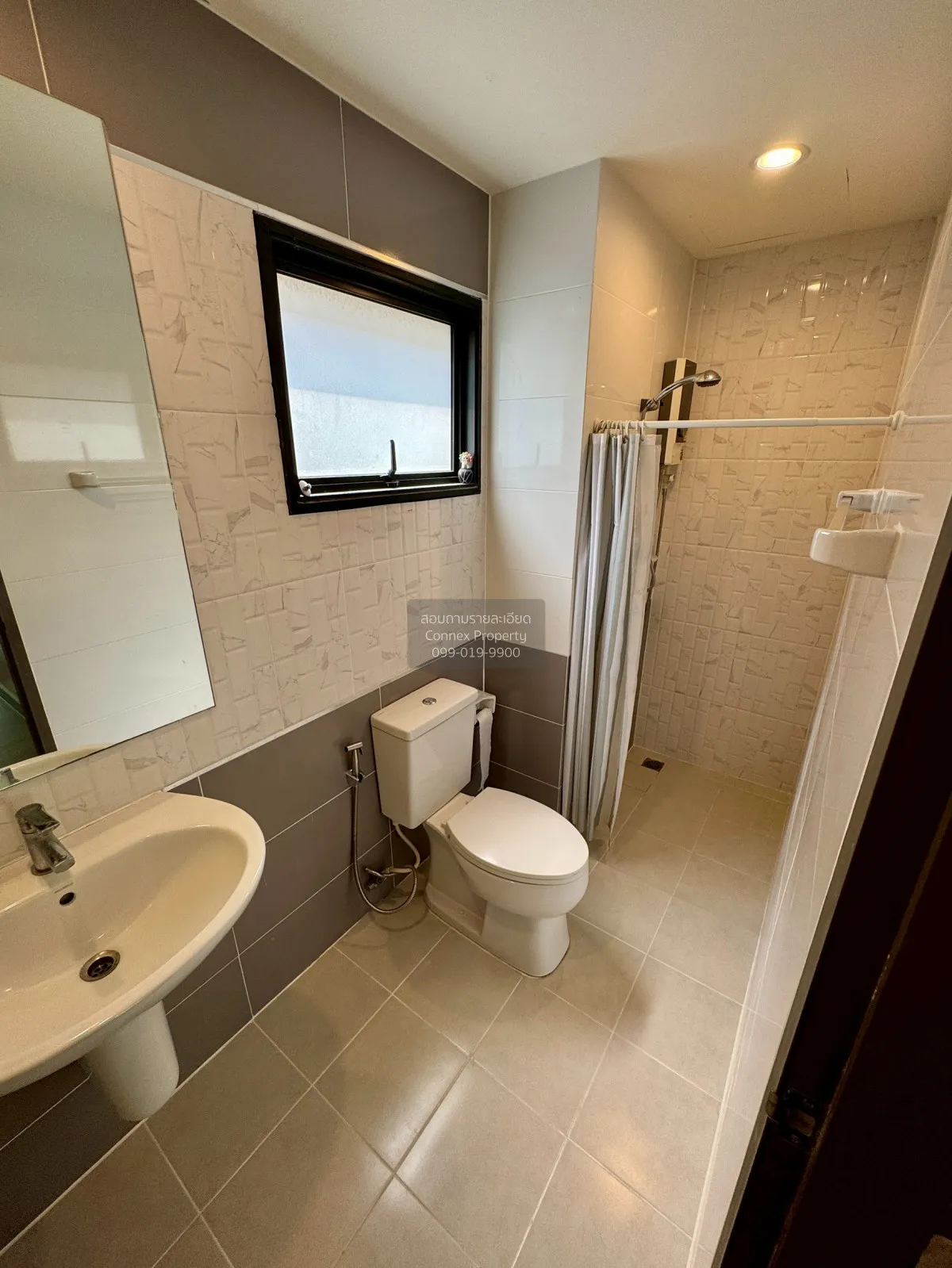 For Rent Townhouse/Townhome  , Sammakorn Avenue Chaiyaphruek-Wong