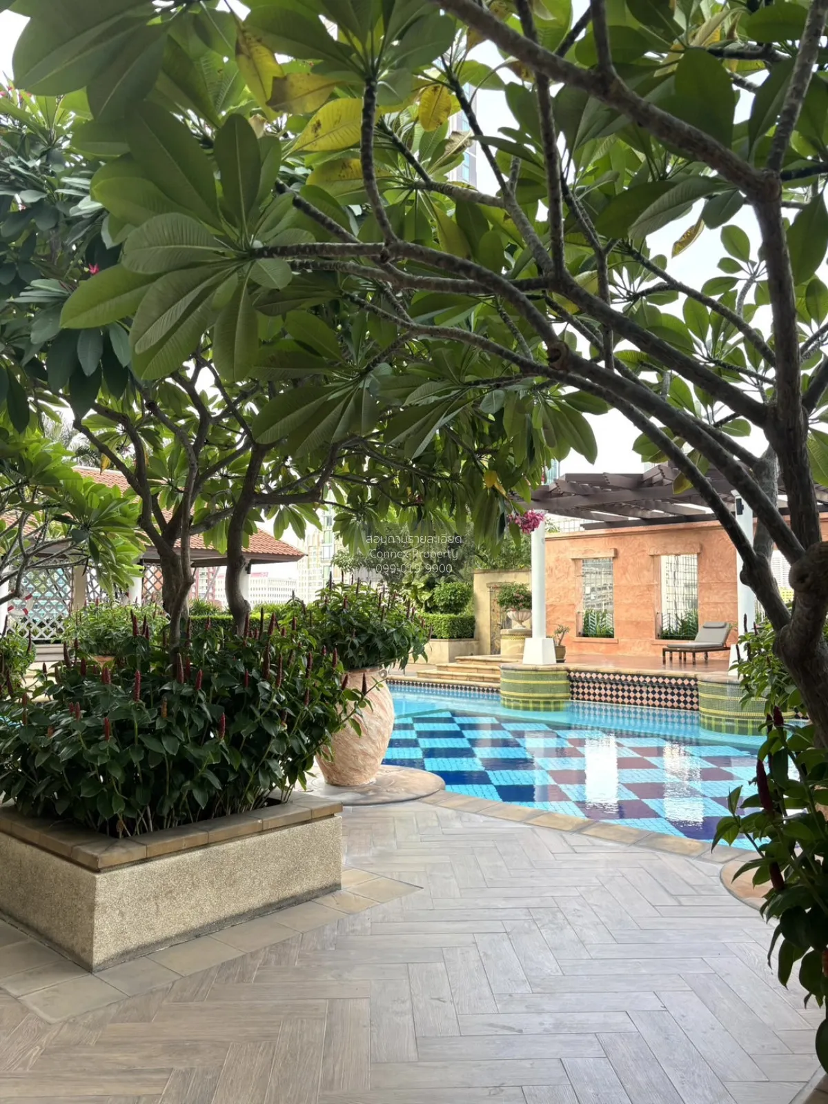 For Sale Condo , President Place , high floor , wide frontage , n