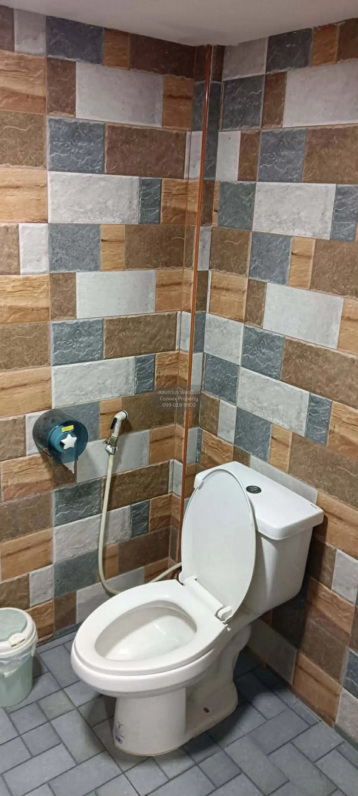 For Sale Renovated 4.5-Storey Shophouse in Soi Wachiratham Sathit