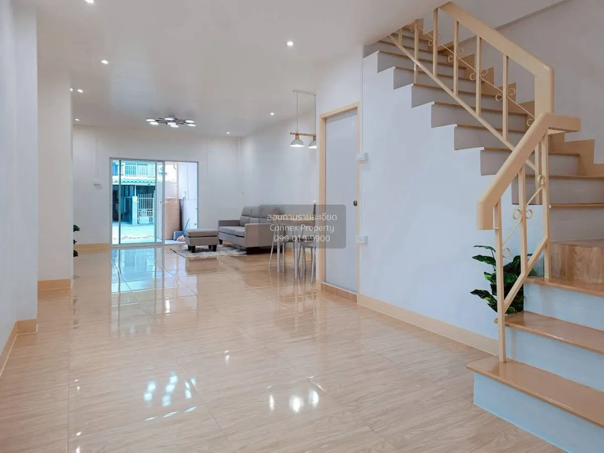 ขายทาวน์เฮ้าส์/ทาวน์โฮม  อิมพีเรียล เพลส หน้ากว้าง รีโนเวทใหม่ พิ