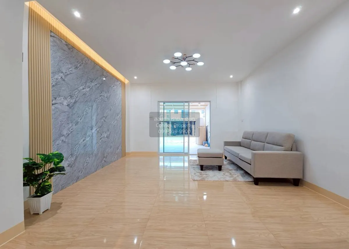 ขายทาวน์เฮ้าส์/ทาวน์โฮม  อิมพีเรียล เพลส หน้ากว้าง รีโนเวทใหม่ พิ