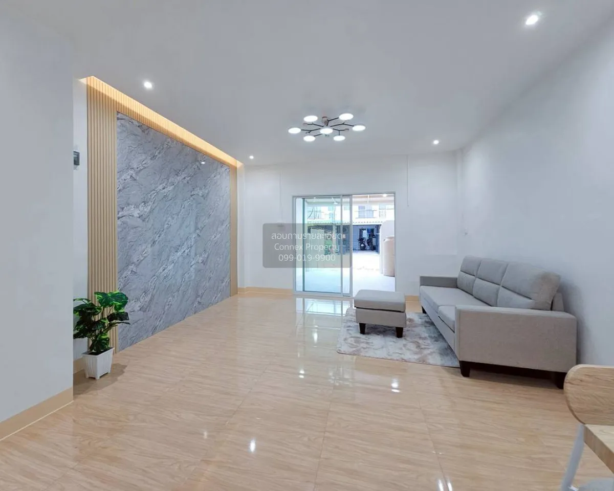 ขายทาวน์เฮ้าส์/ทาวน์โฮม  อิมพีเรียล เพลส หน้ากว้าง รีโนเวทใหม่ พิ