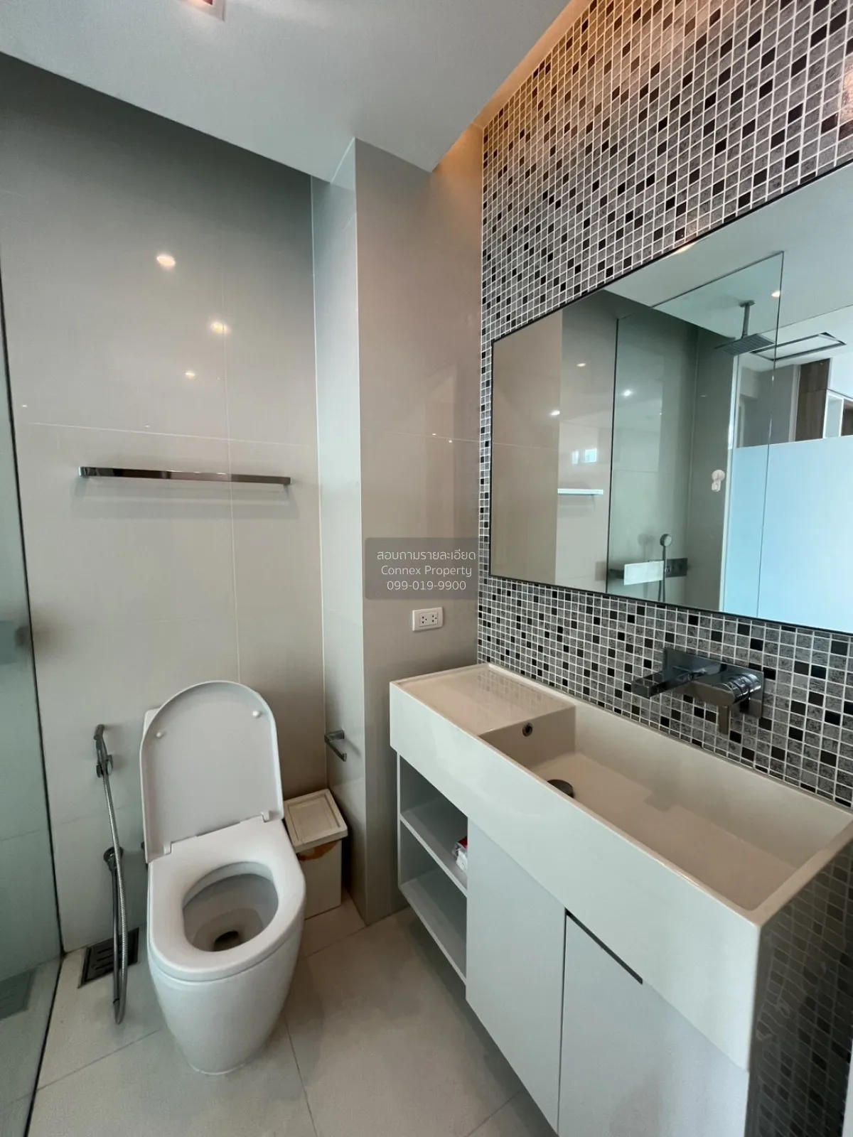 เช่าคอนโด  เดอะ รูม สุขุมวิท 21 BTS-อโศก คลองเตยเหนือ เขต วัฒนา ก