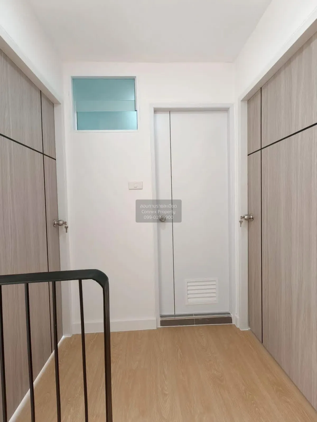 For Sale Townhouse/Townhome  , Preecha 11 , newly renovated , MRT