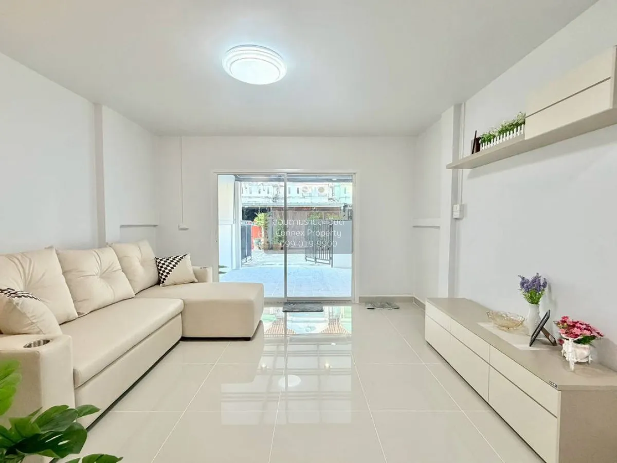 ขายทาวน์เฮ้าส์/ทาวน์โฮม  เฉลิมรัชดา รีโนเวทใหม่ บางศรีเมือง เมือง