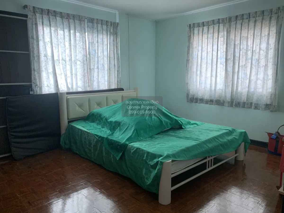 For Sale House , Chonchob Thantawat , corner unit , Khlong Thanon