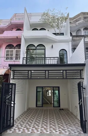 For Sale Townhouse/Townhome  , Phum Urai Village , newly renovated , MRT-Sutthisan , Sam Saen Nok , Huai Khwang , Bangkok , CX-150475