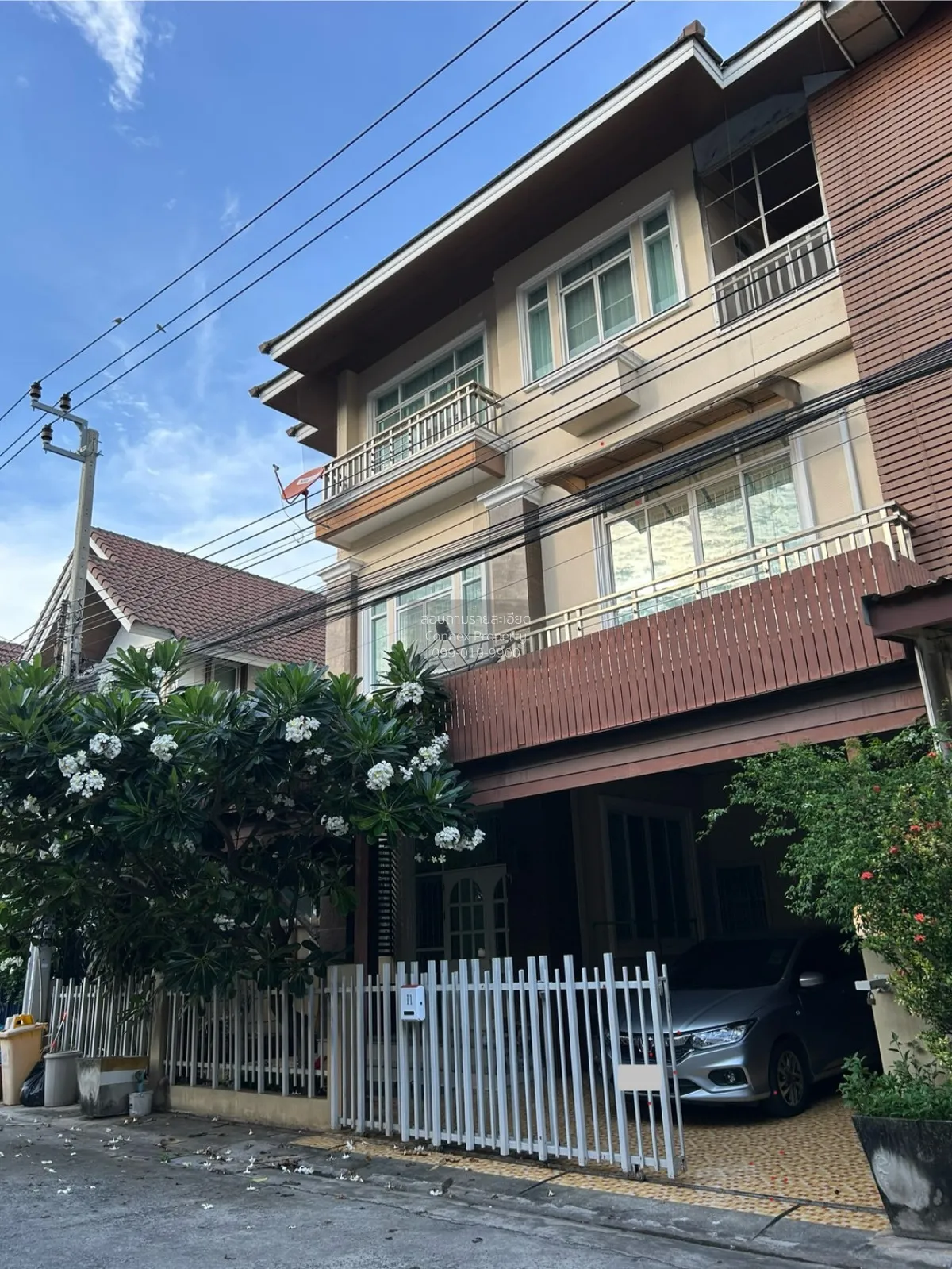 ขายทาวน์เฮ้าส์/ทาวน์โฮม  บ้านฟ้าหลวงวิลล์ สุขุมวิท บางจาก เขต พระ 1