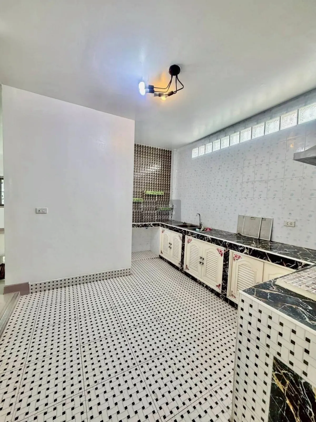 ขายบ้าน  บ้านปิยวรารมย์ 3 รีโนเวทใหม่ ไทรน้อย ไทรน้อย นนทบุรี CX-