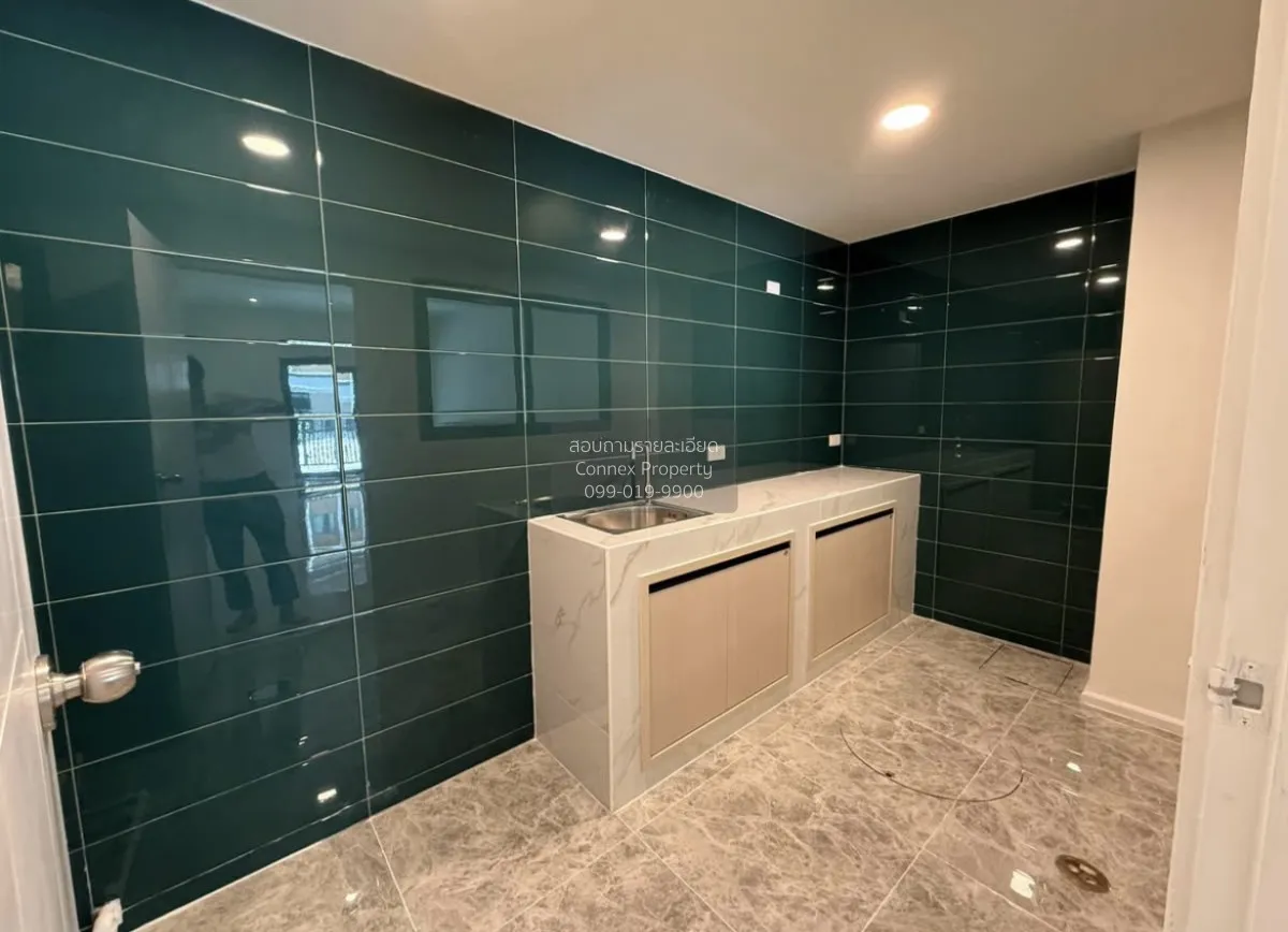 For Sale Townhouse/Townhome  , PLEX Onnut - Wongwaen , corner uni