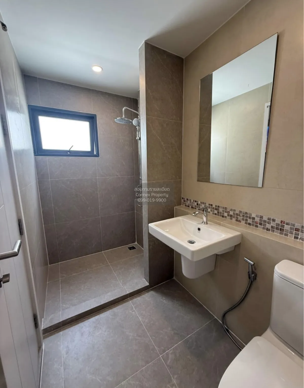 For Sale Townhouse/Townhome  , PLEX Onnut - Wongwaen , corner uni