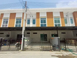 ขายทาวน์เฮ้าส์/ทาวน์โฮม  หมู่บ้านทรัพย์รุ่งเรือง ซิตี้ 1 บางนาง พานทอง ชลบุรี CX-150788