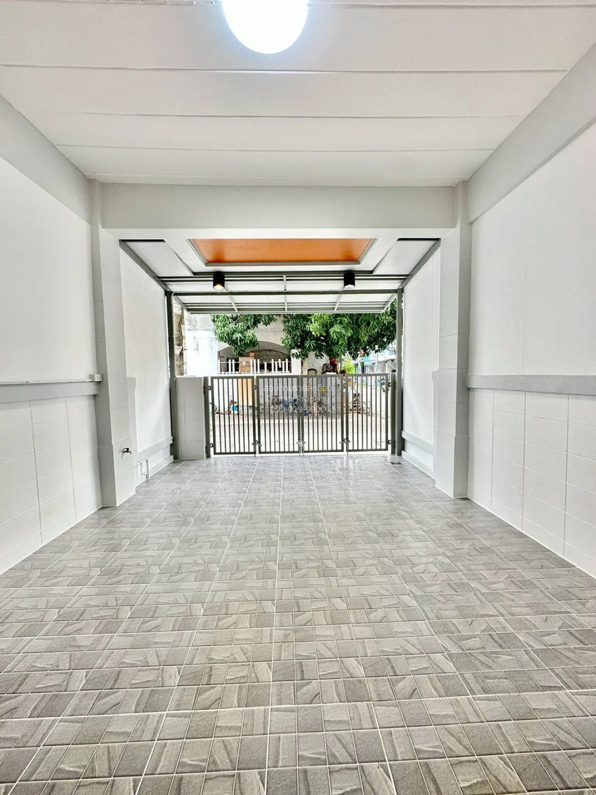 For Sale Townhouse/Townhome  , Baan Piyawararom 1 , newly renovat 3